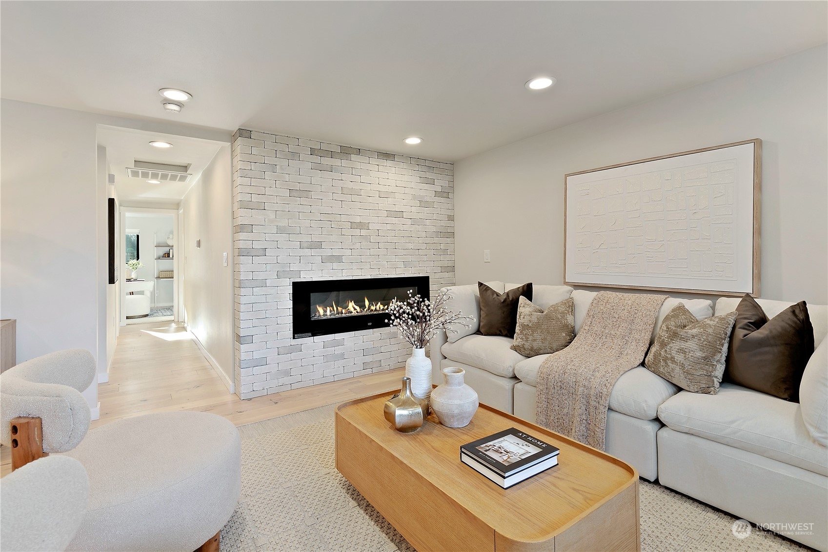305 NE 170th Street