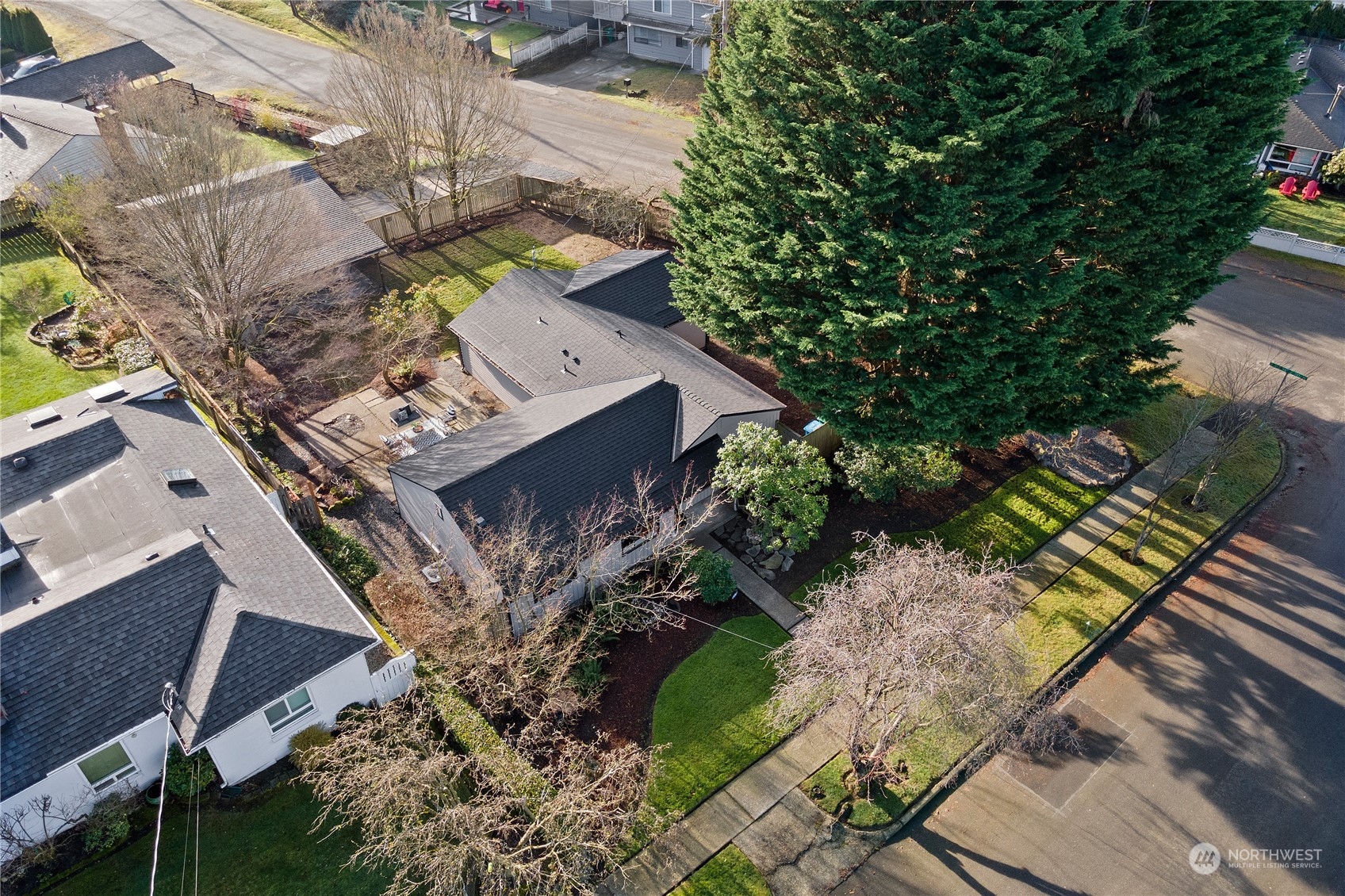 305 NE 170th Street