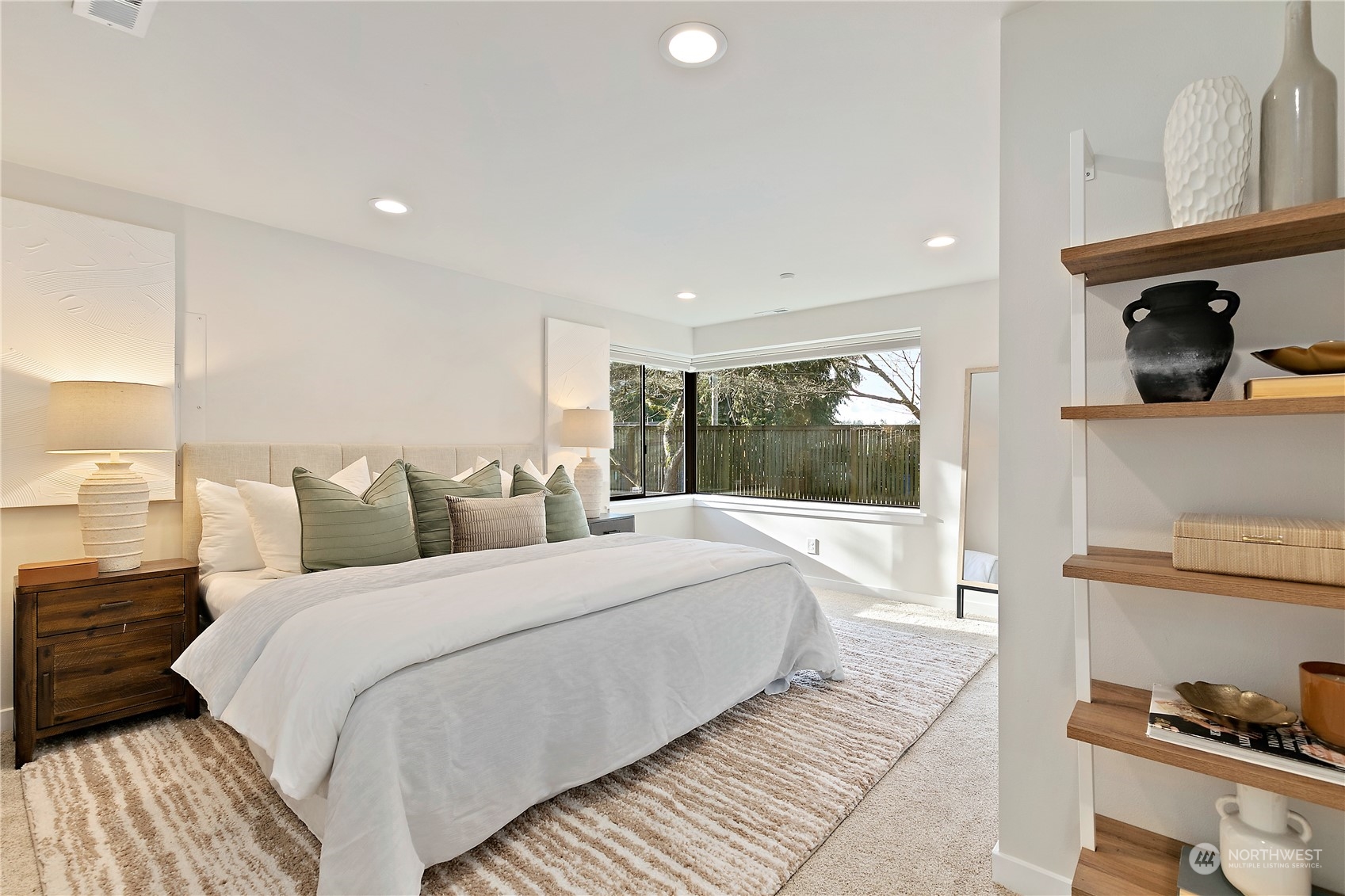 305 NE 170th Street