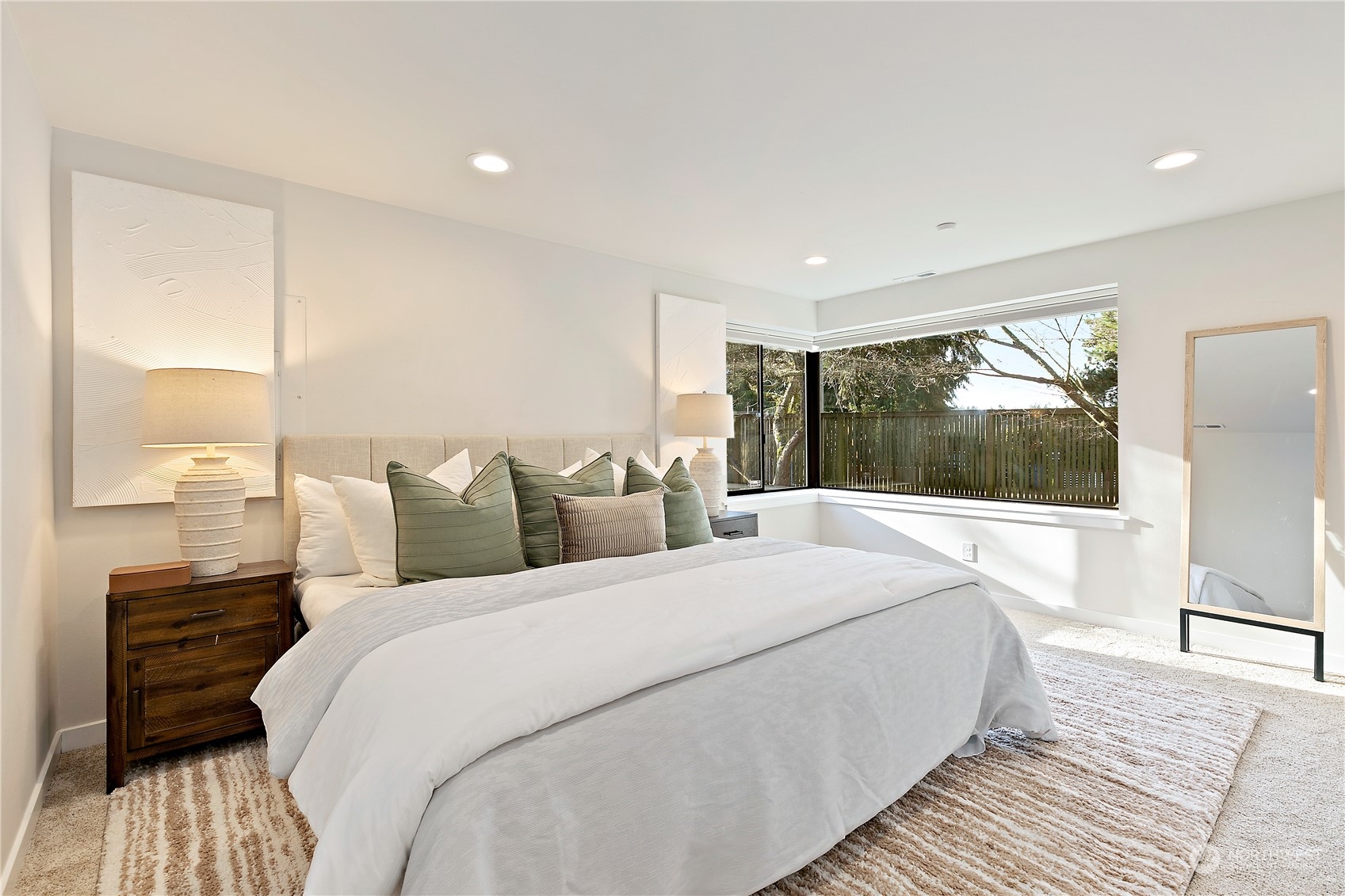 305 NE 170th Street
