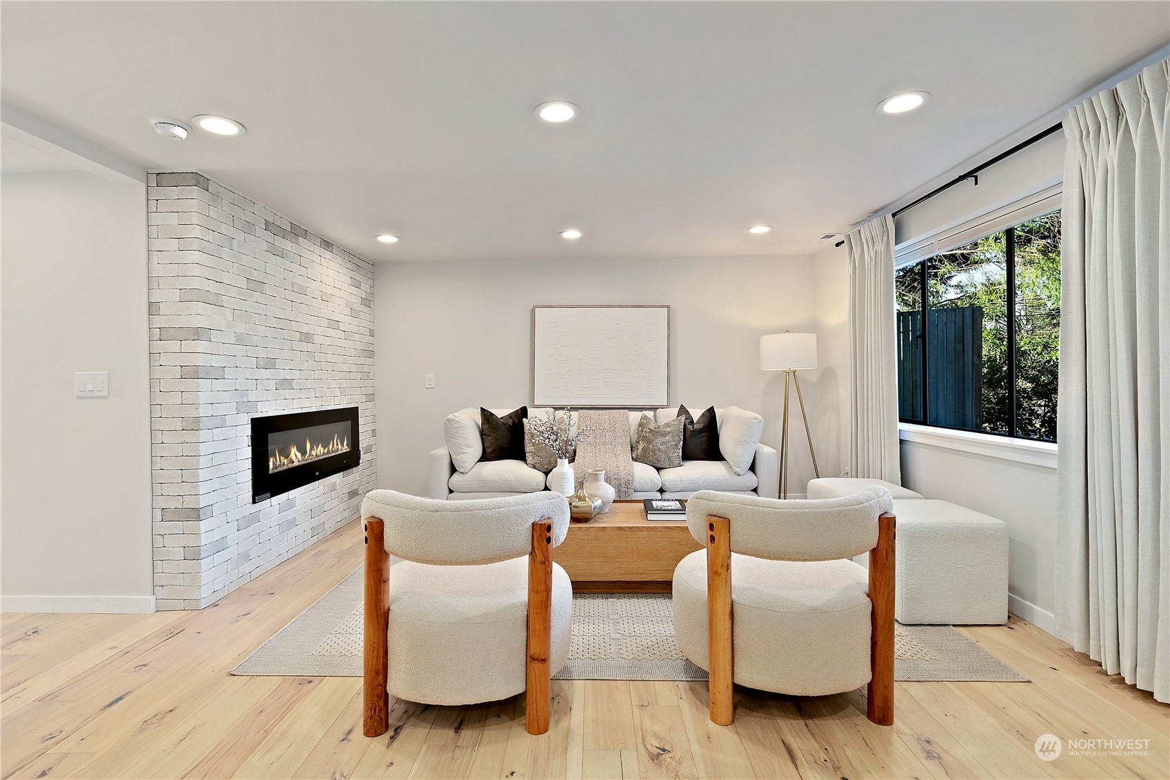 305 NE 170th Street