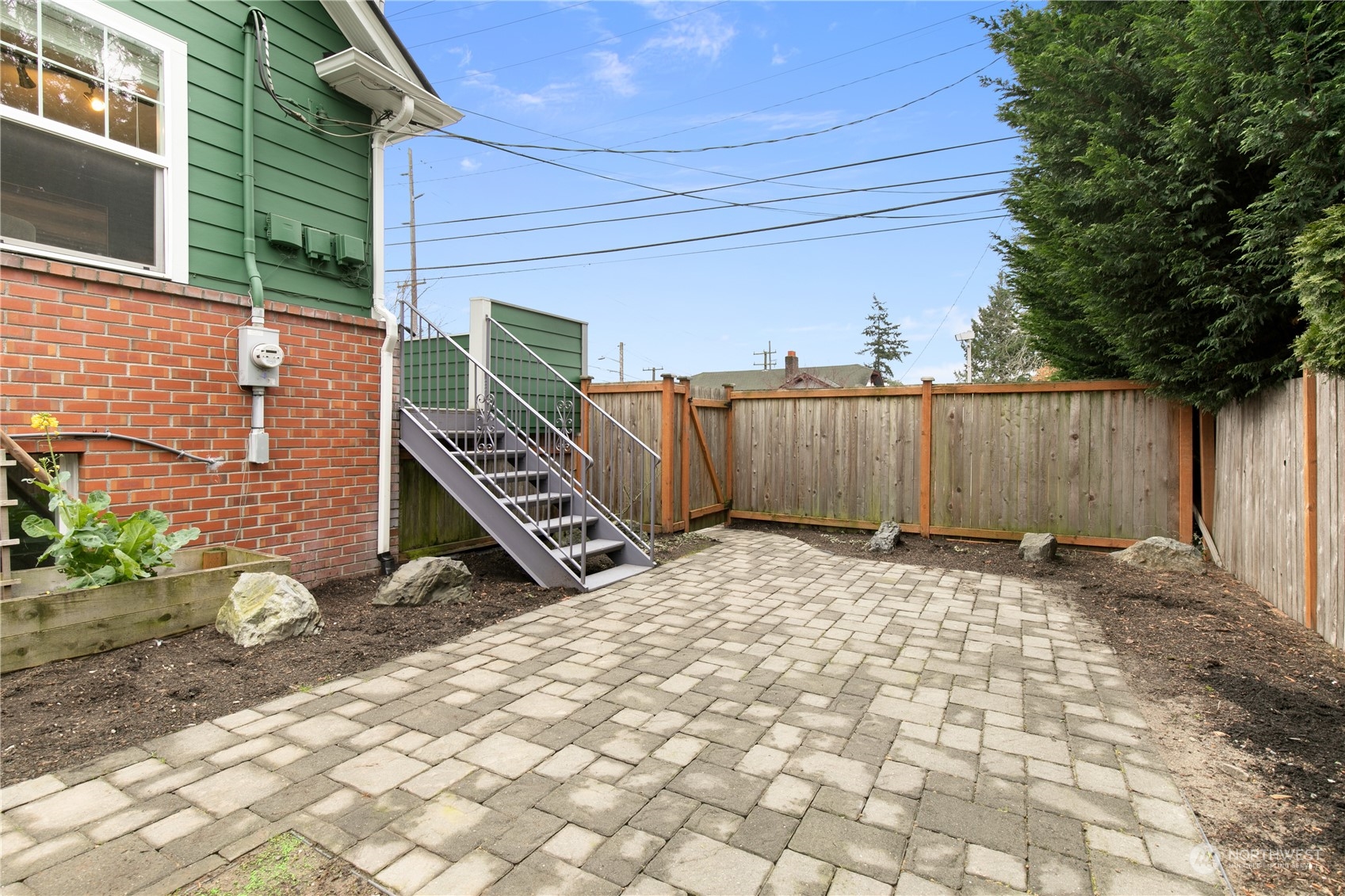 8003 5th Avenue NE