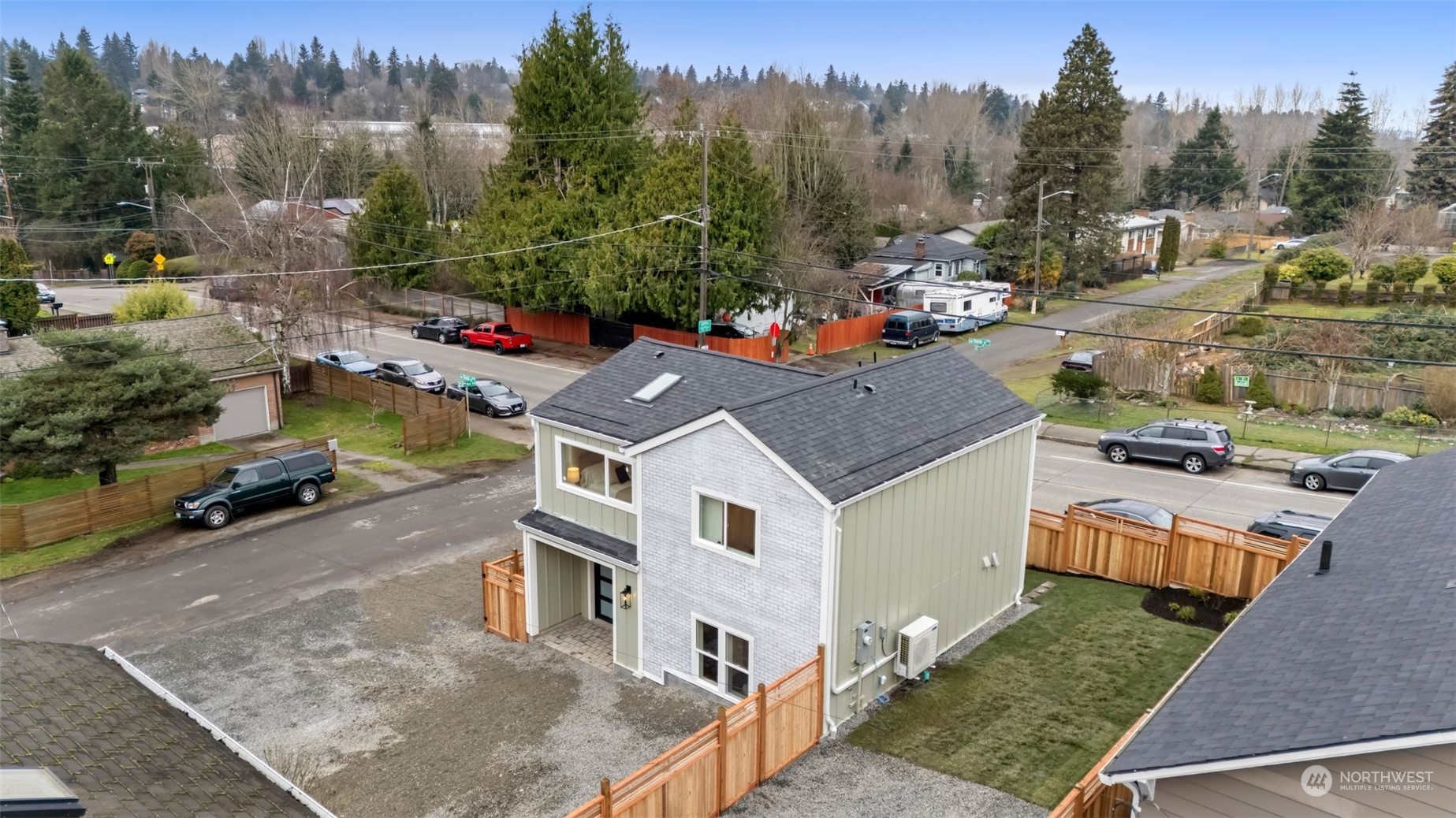2115 SW Thistle Street