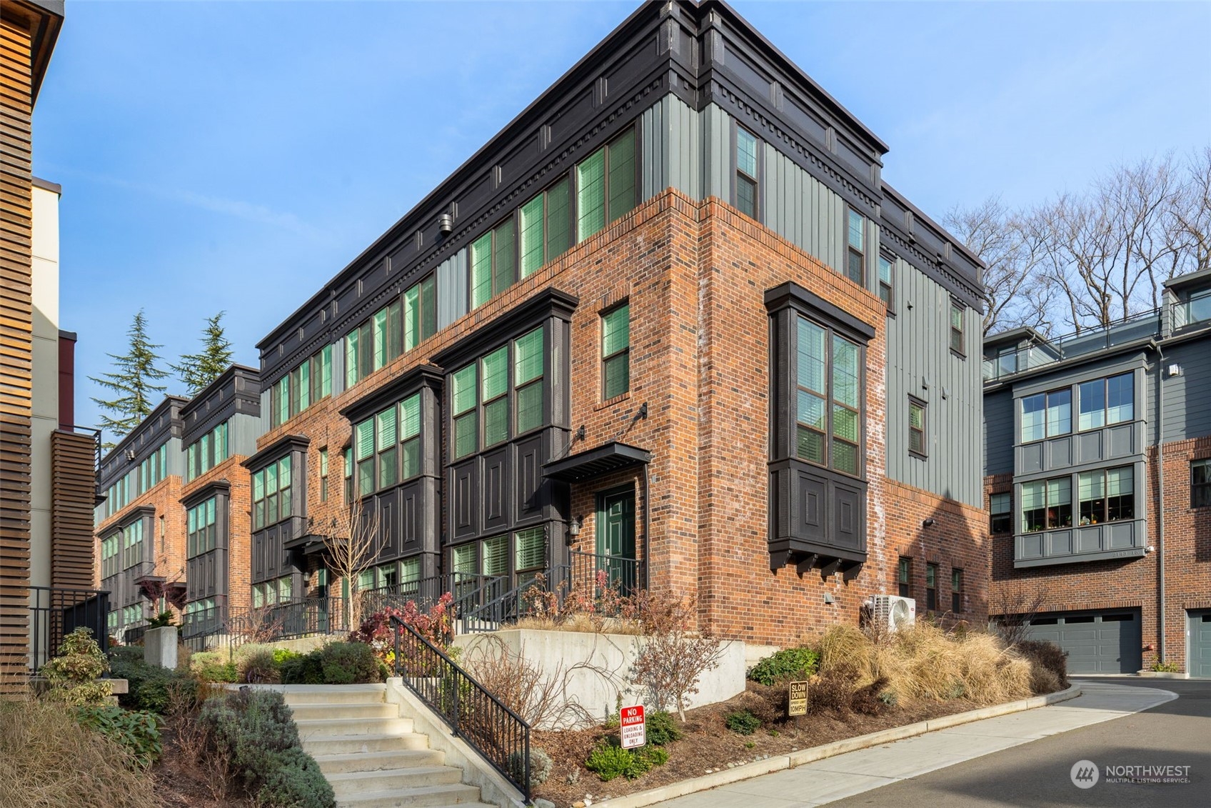 927 W McGraw Street Unit: 38