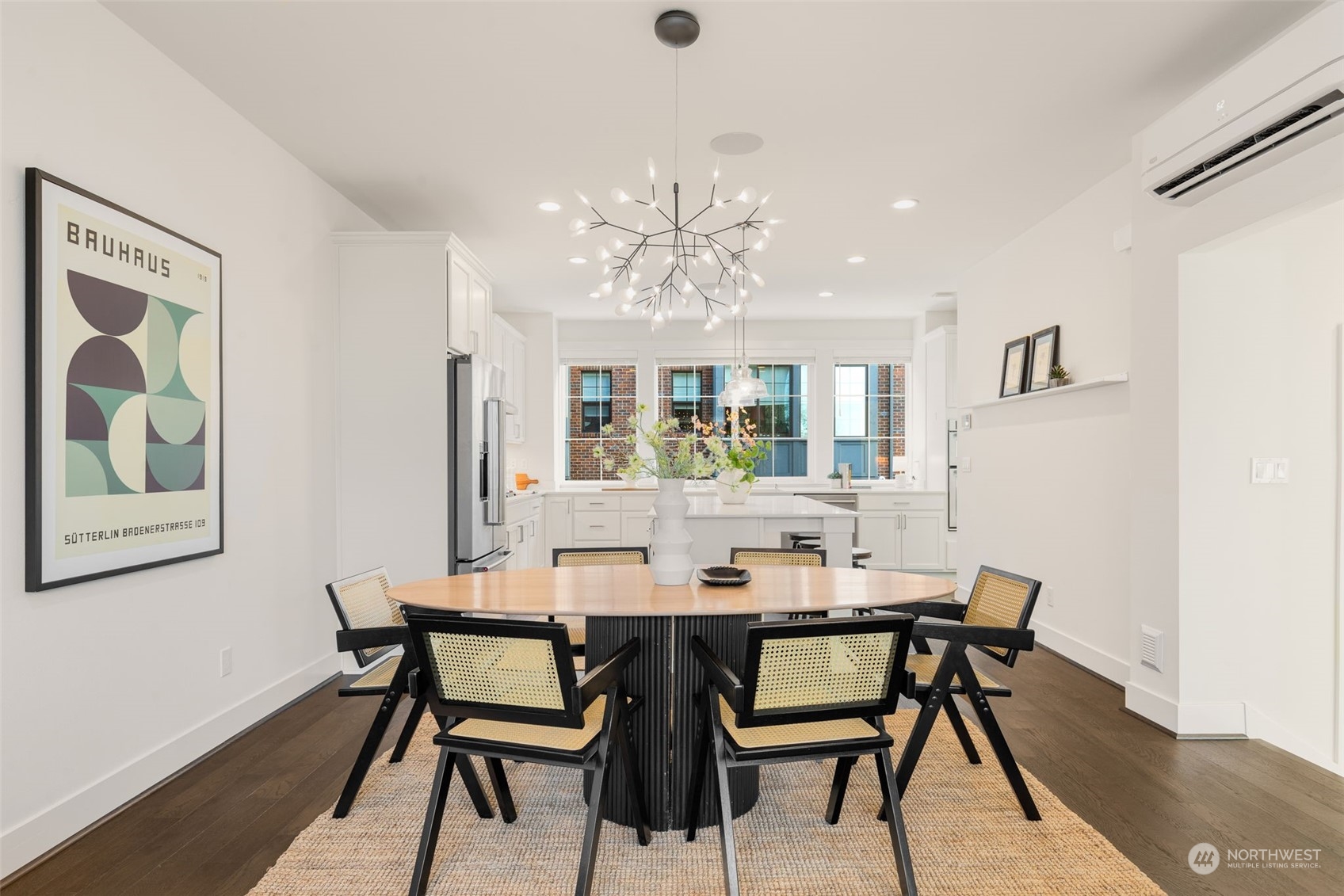927 W McGraw Street Unit: 38