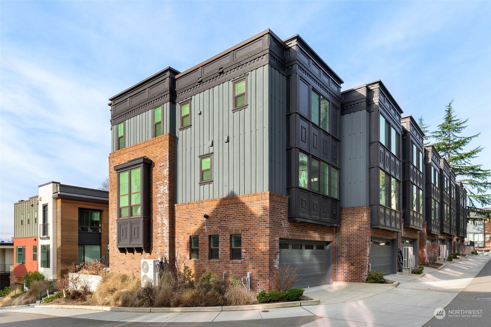 927 W McGraw Street Unit: 38