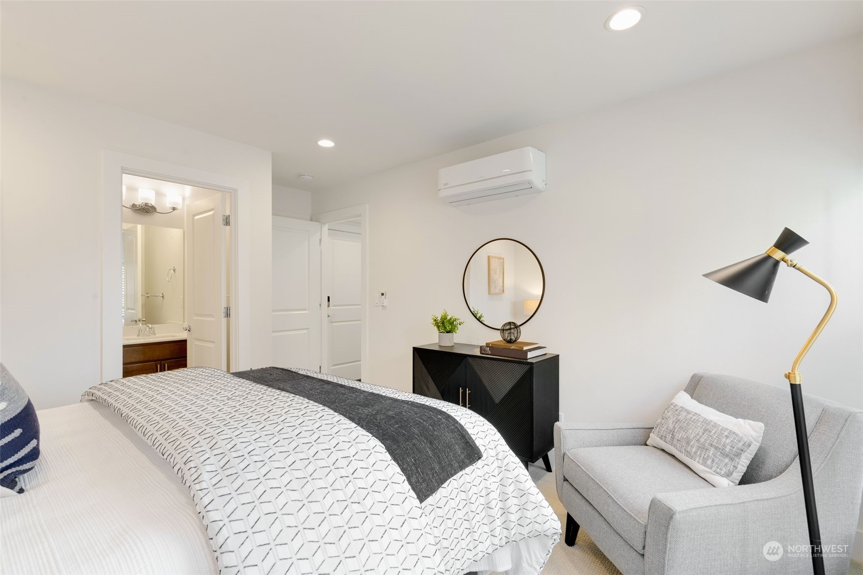 927 W McGraw Street Unit: 38