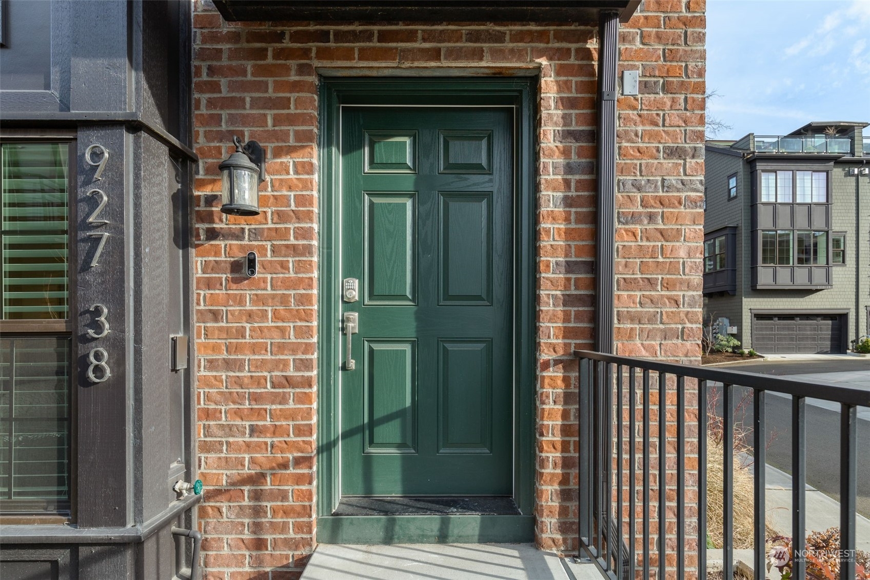 927 W McGraw Street Unit: 38
