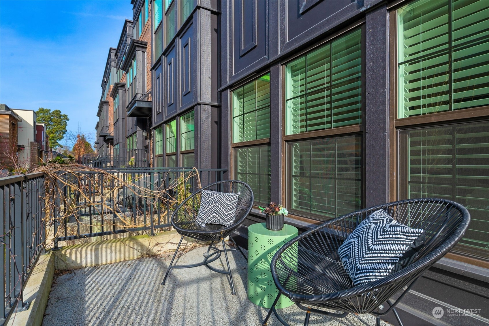 927 W McGraw Street Unit: 38