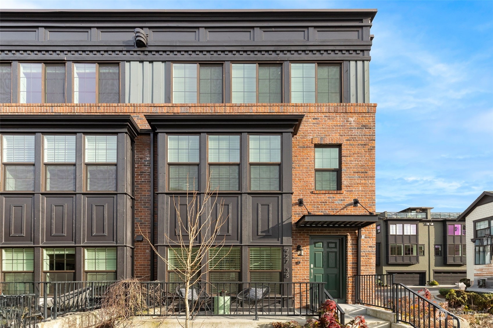 927 W McGraw Street Unit: 38