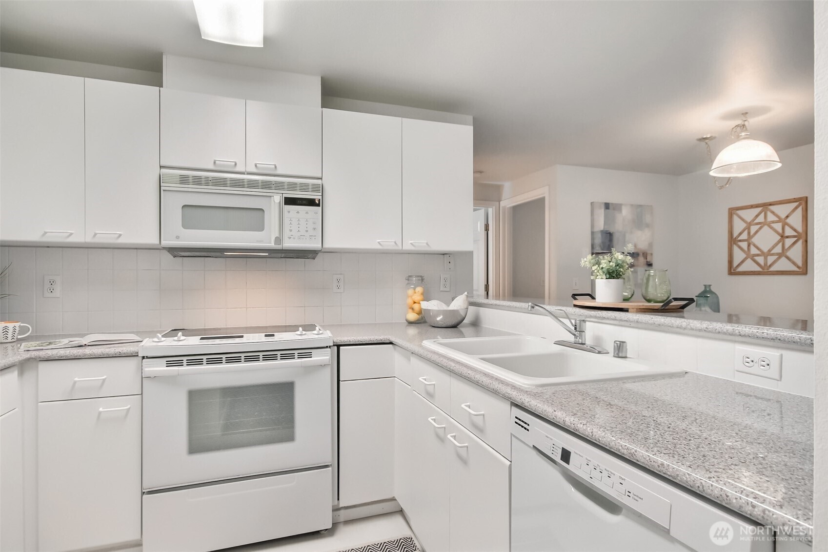 3658 Dayton Avenue N Unit: 202