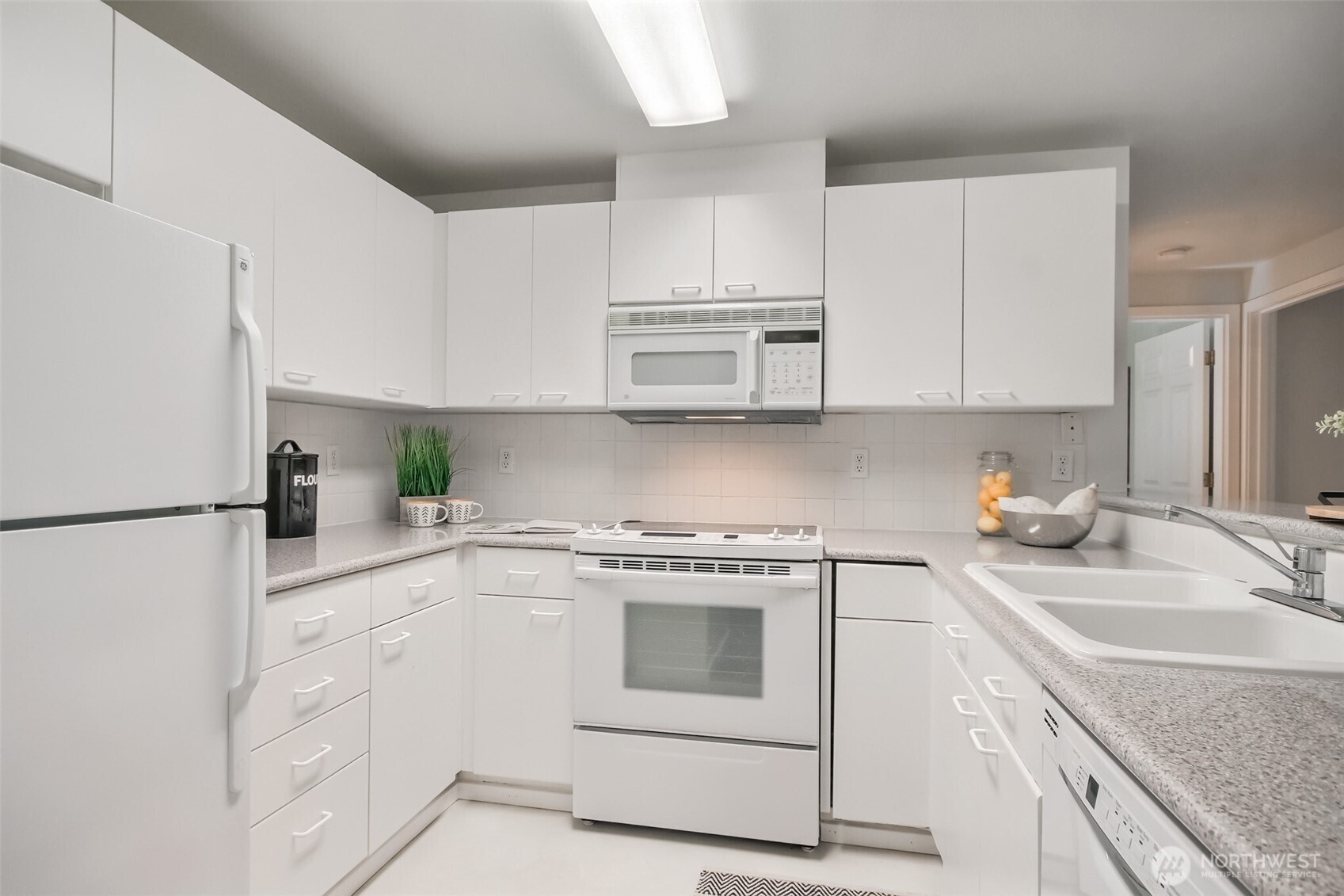 3658 Dayton Avenue N Unit: 202