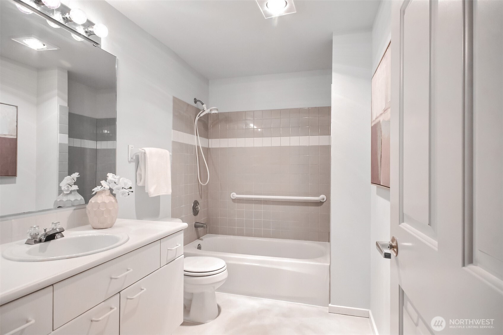 3658 Dayton Avenue N Unit: 202