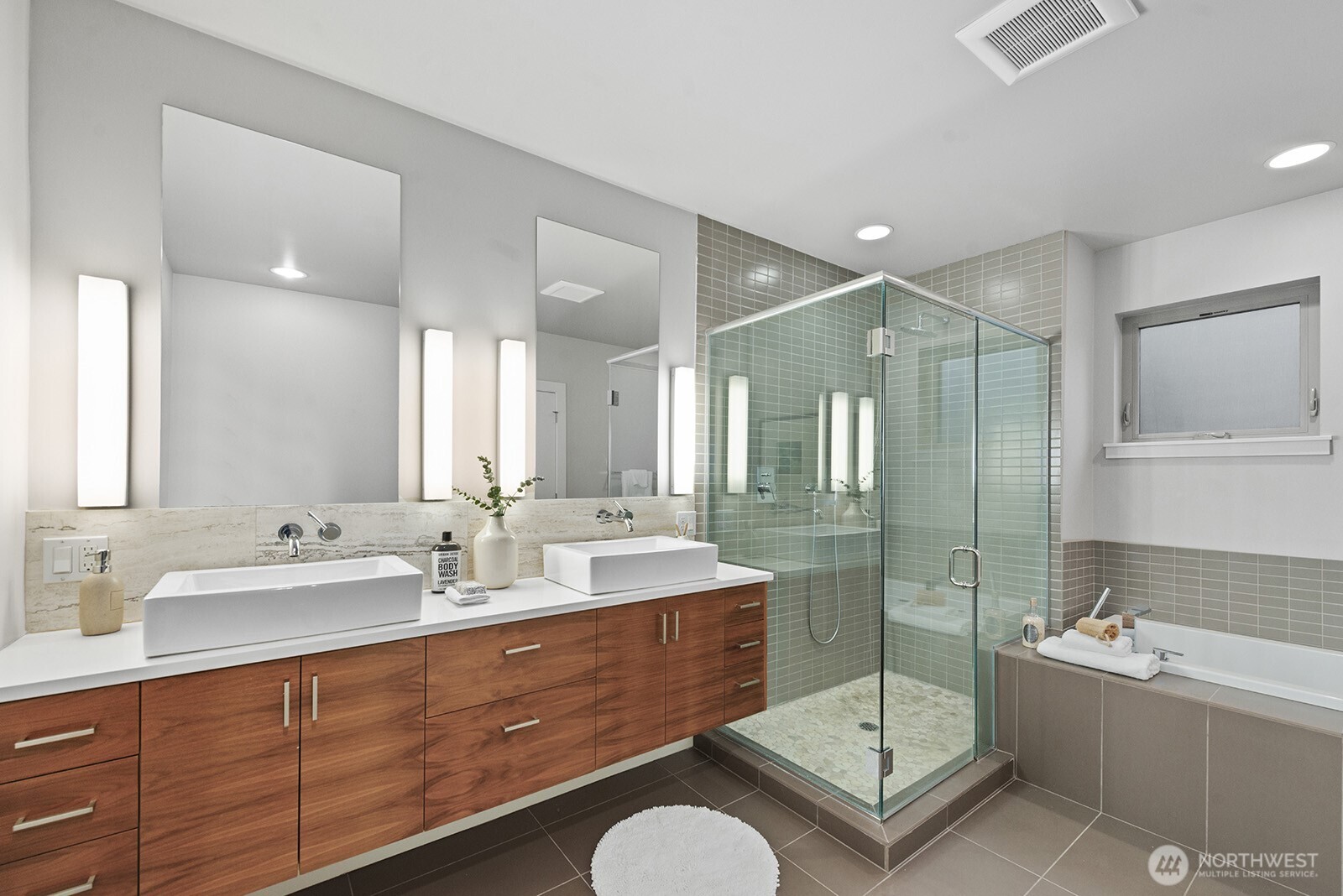 728 Boylston Avenue E Unit: A