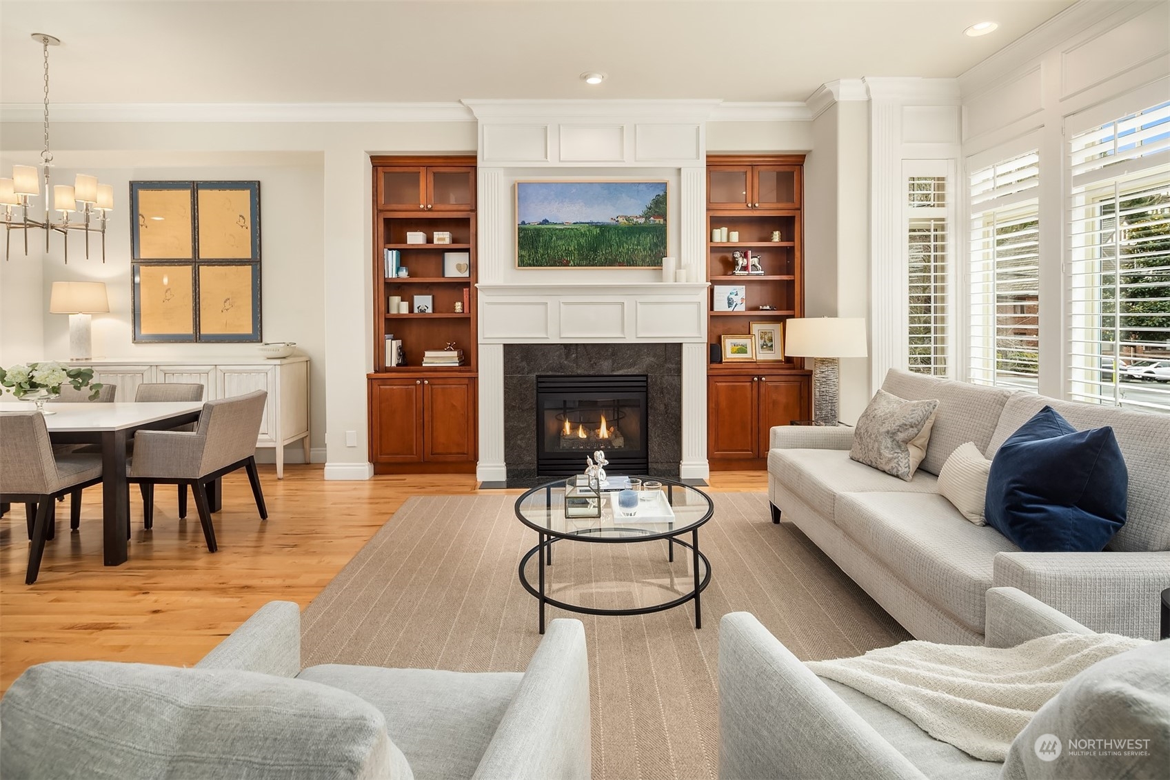 4 W Lee Street