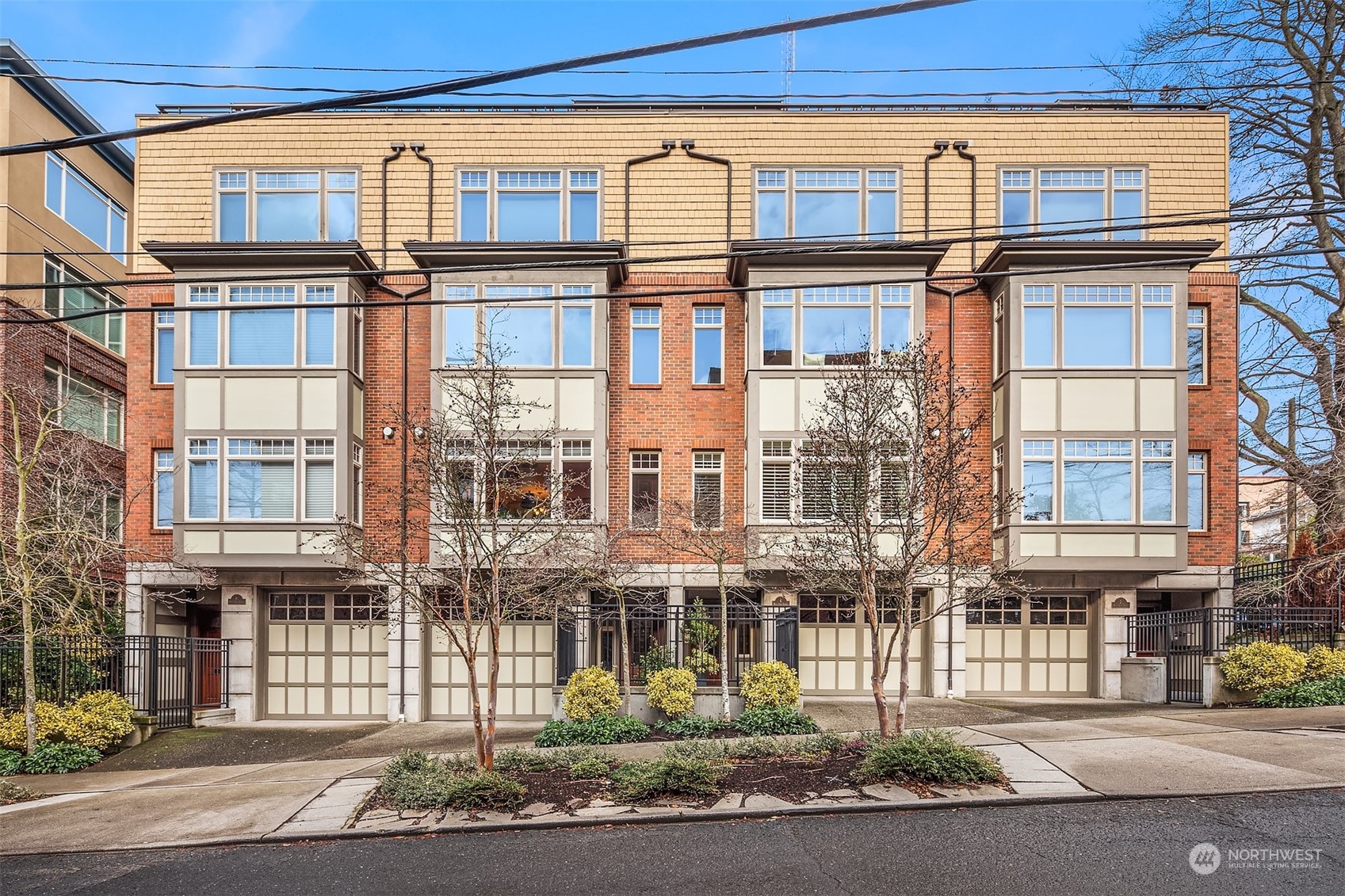 4 W Lee Street