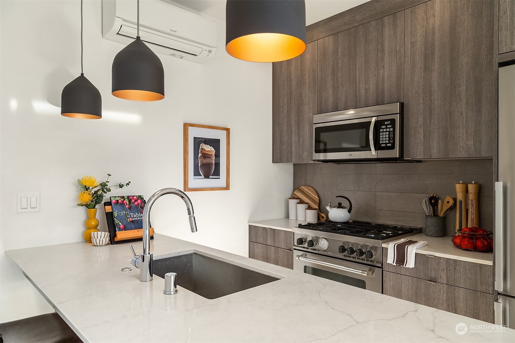 4332 Woodlawn Avenue N Unit: B