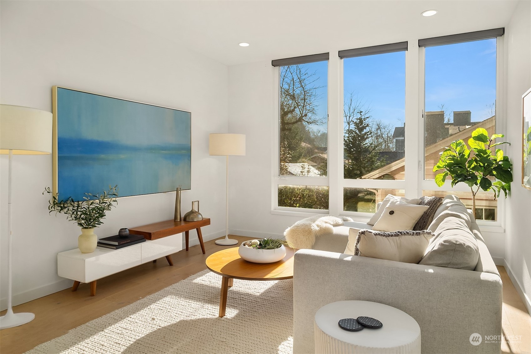 4332 Woodlawn Avenue N Unit: B
