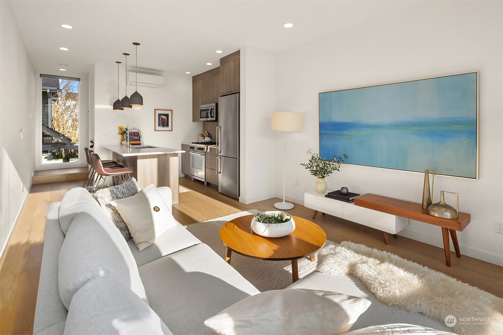 4332 Woodlawn Avenue N Unit: B