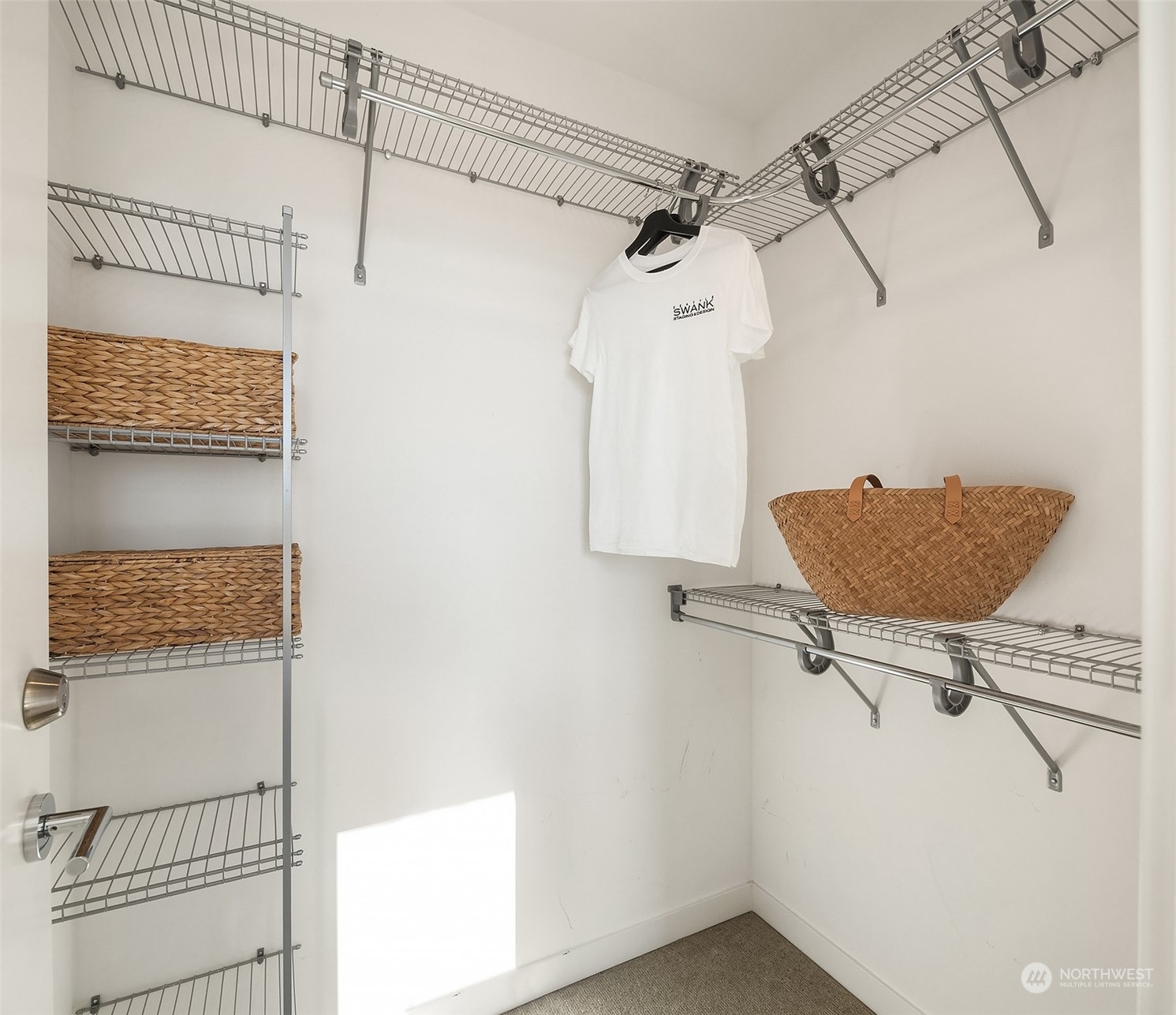 4332 Woodlawn Avenue N Unit: B