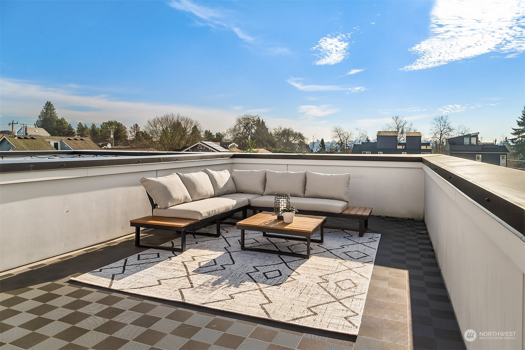 4332 Woodlawn Avenue N Unit: B