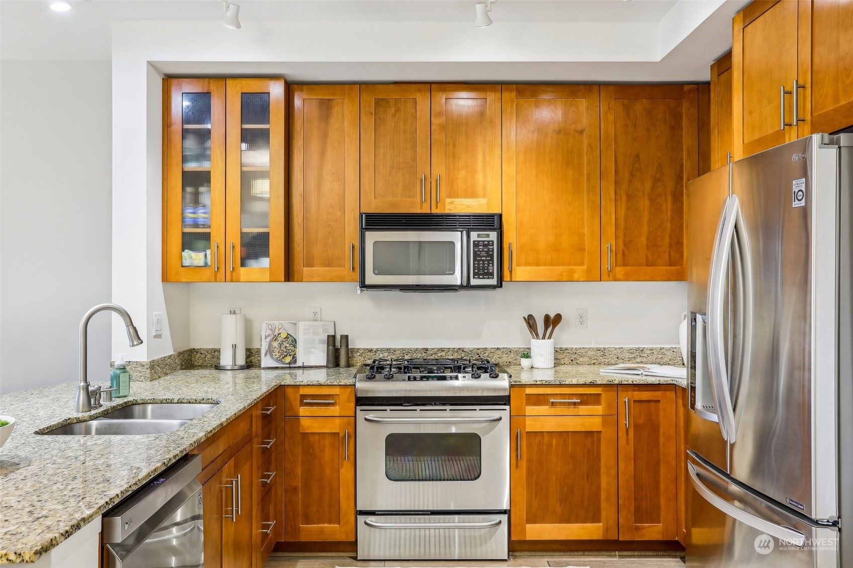18707 SE Newport Way Unit: 205