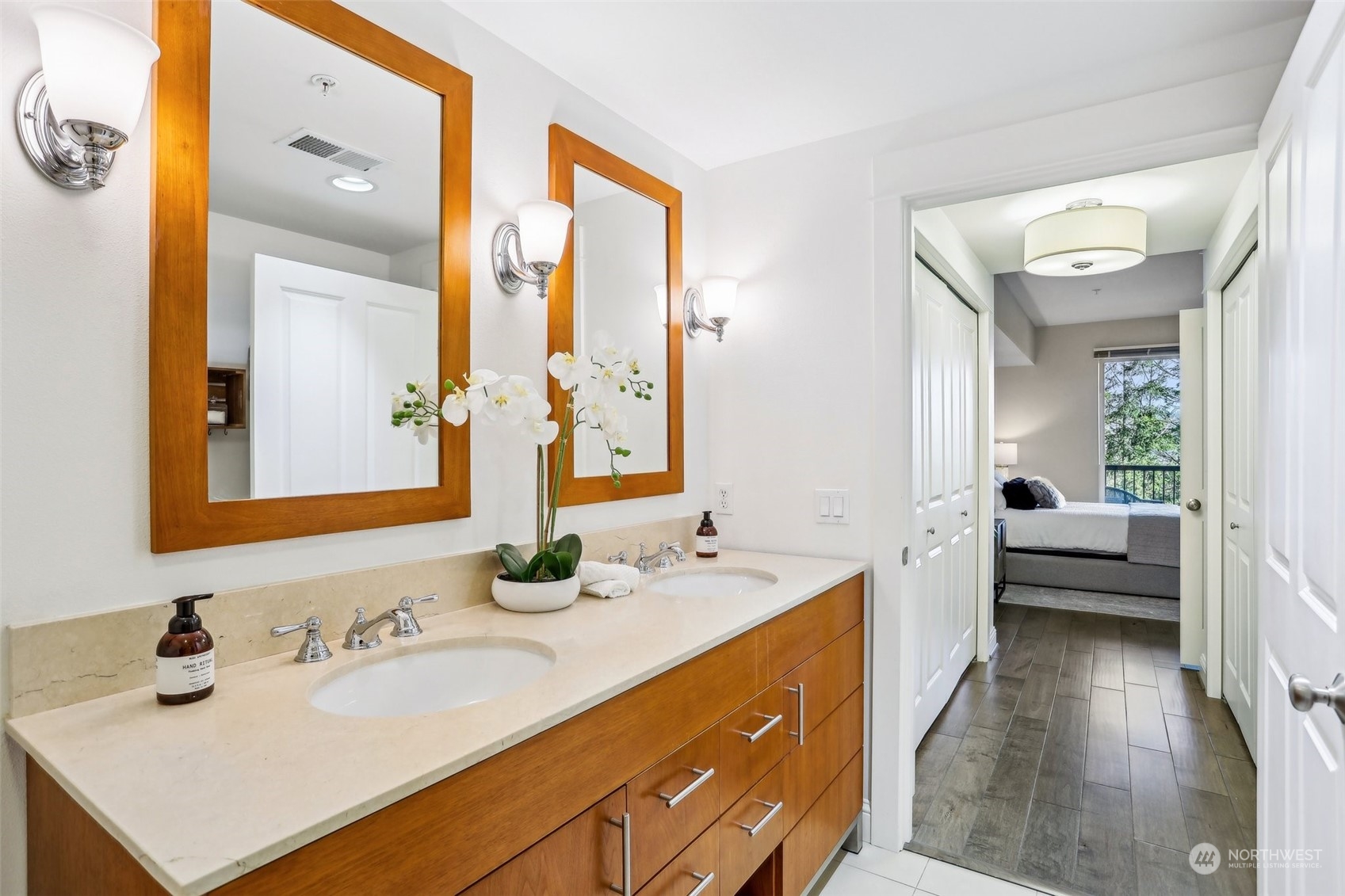 18707 SE Newport Way Unit: 205