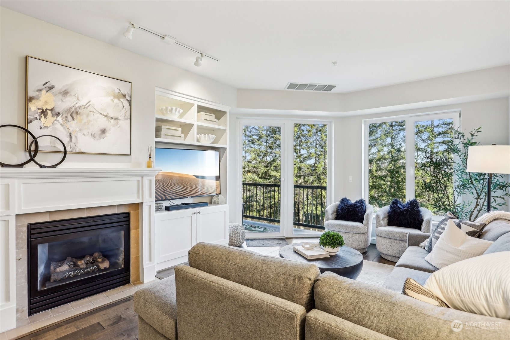 18707 SE Newport Way Unit: 205