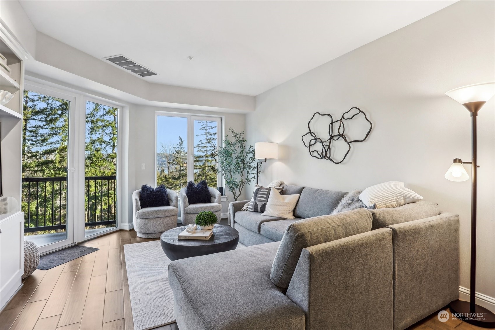 18707 SE Newport Way Unit: 205
