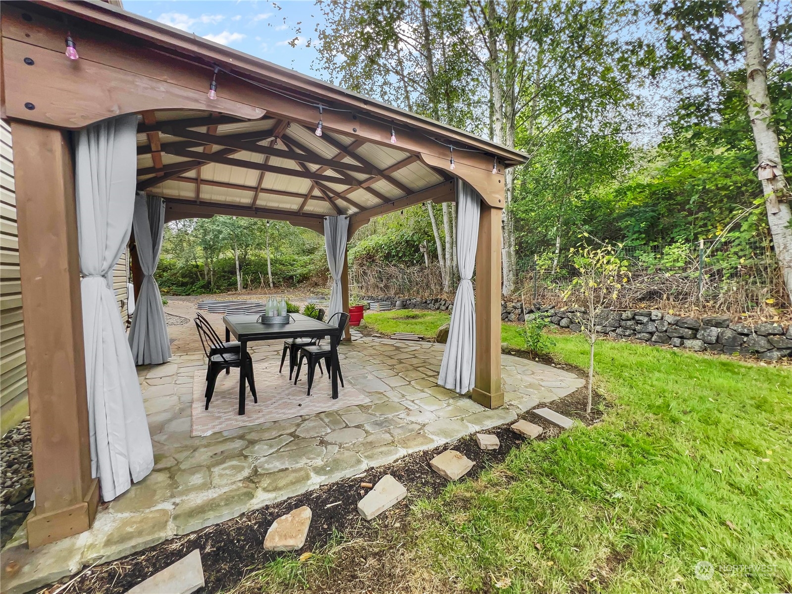 8221 NE West Kingston Road