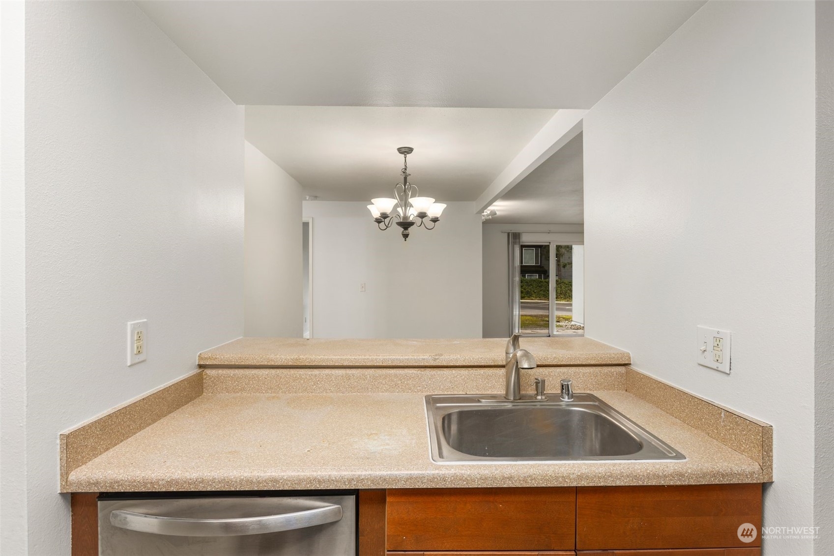 14450 NE 31st Street Unit: J105