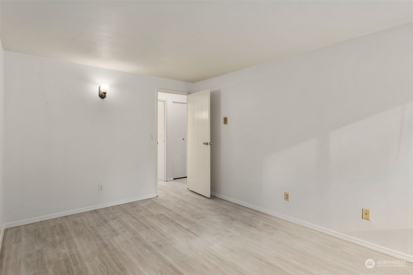 14450 NE 31st Street Unit: J105