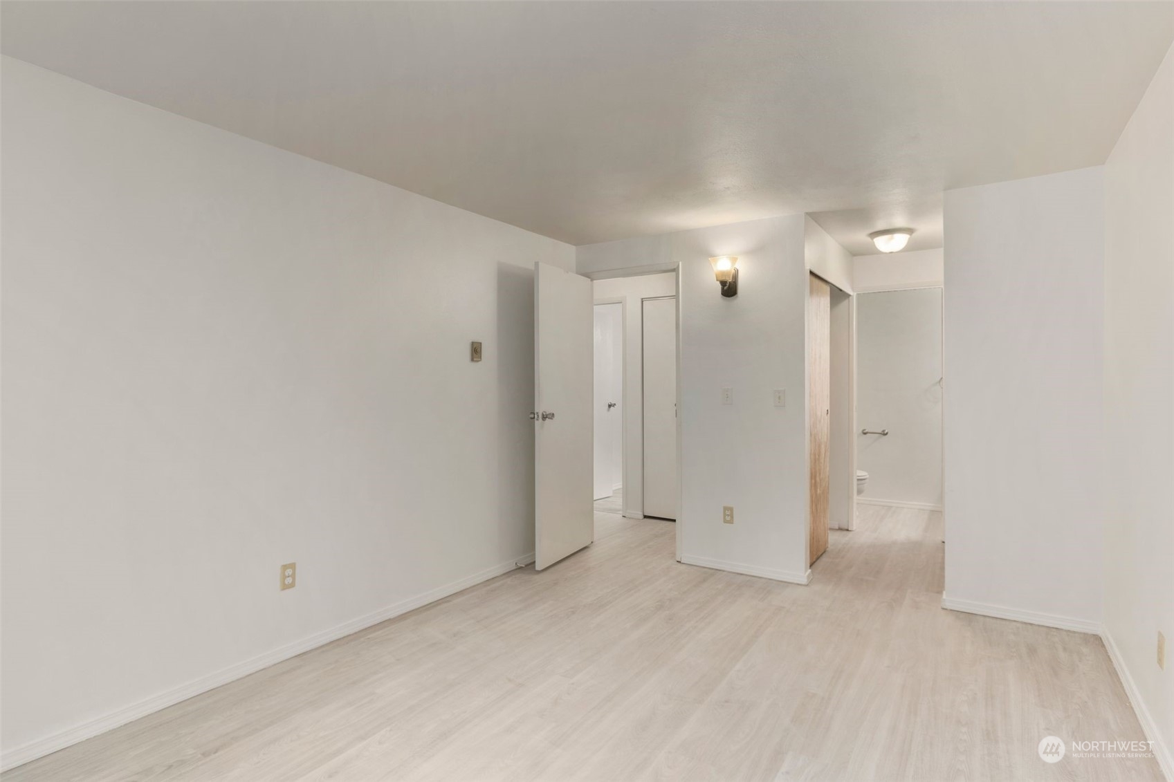 14450 NE 31st Street Unit: J105