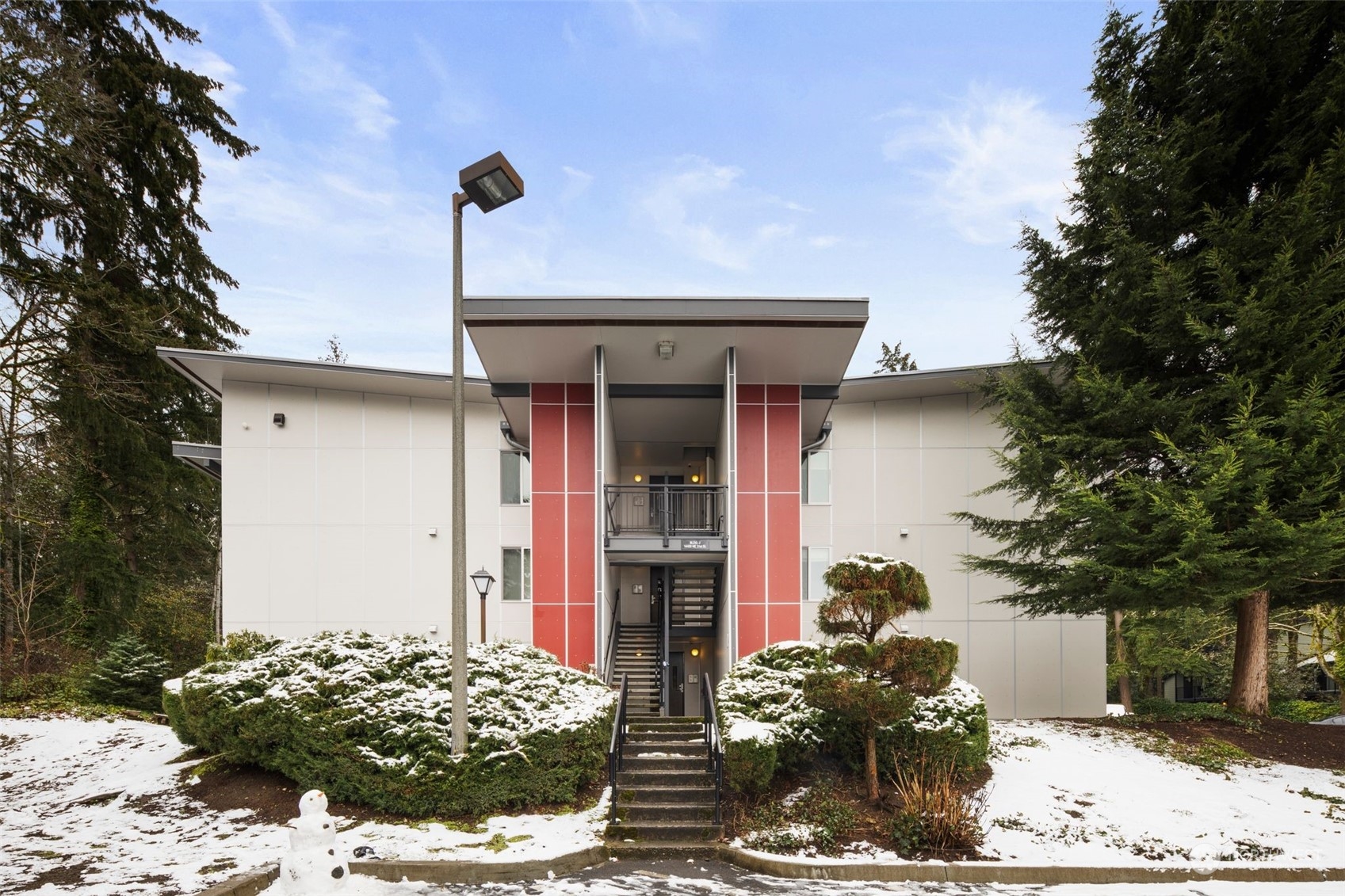 14450 NE 31st Street Unit: J105