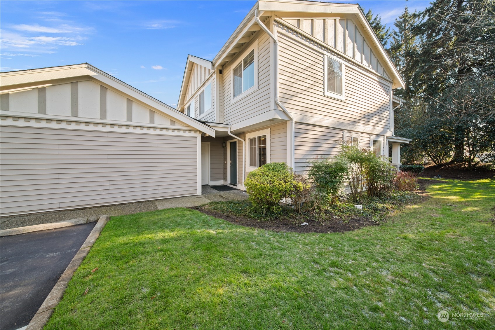 5415 S 234th Street Unit: 6-4