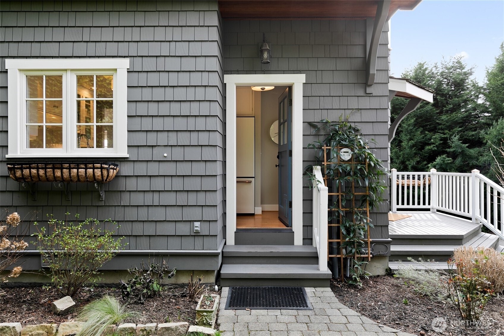 3265 W Lake Sammamish Parkway SE