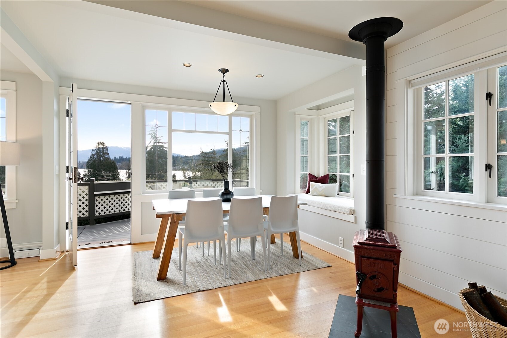 3265 W Lake Sammamish Parkway SE