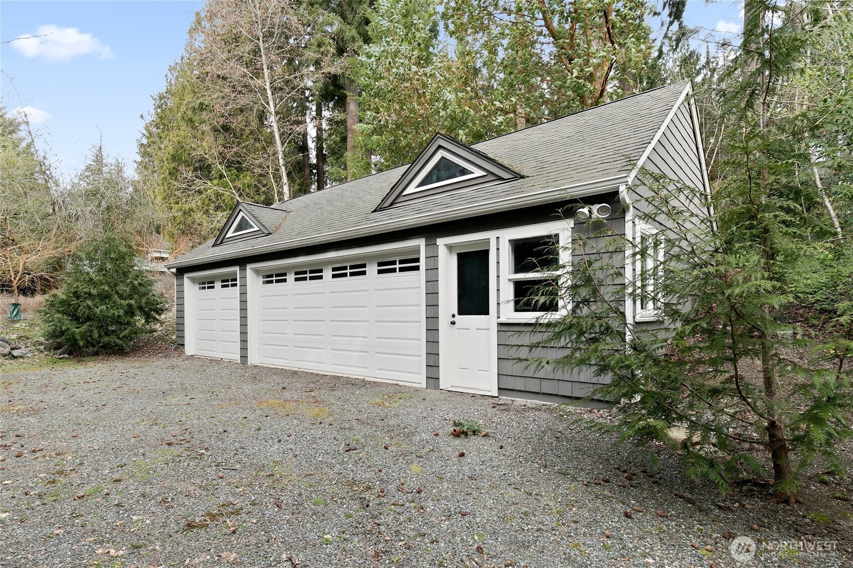 3265 W Lake Sammamish Parkway SE