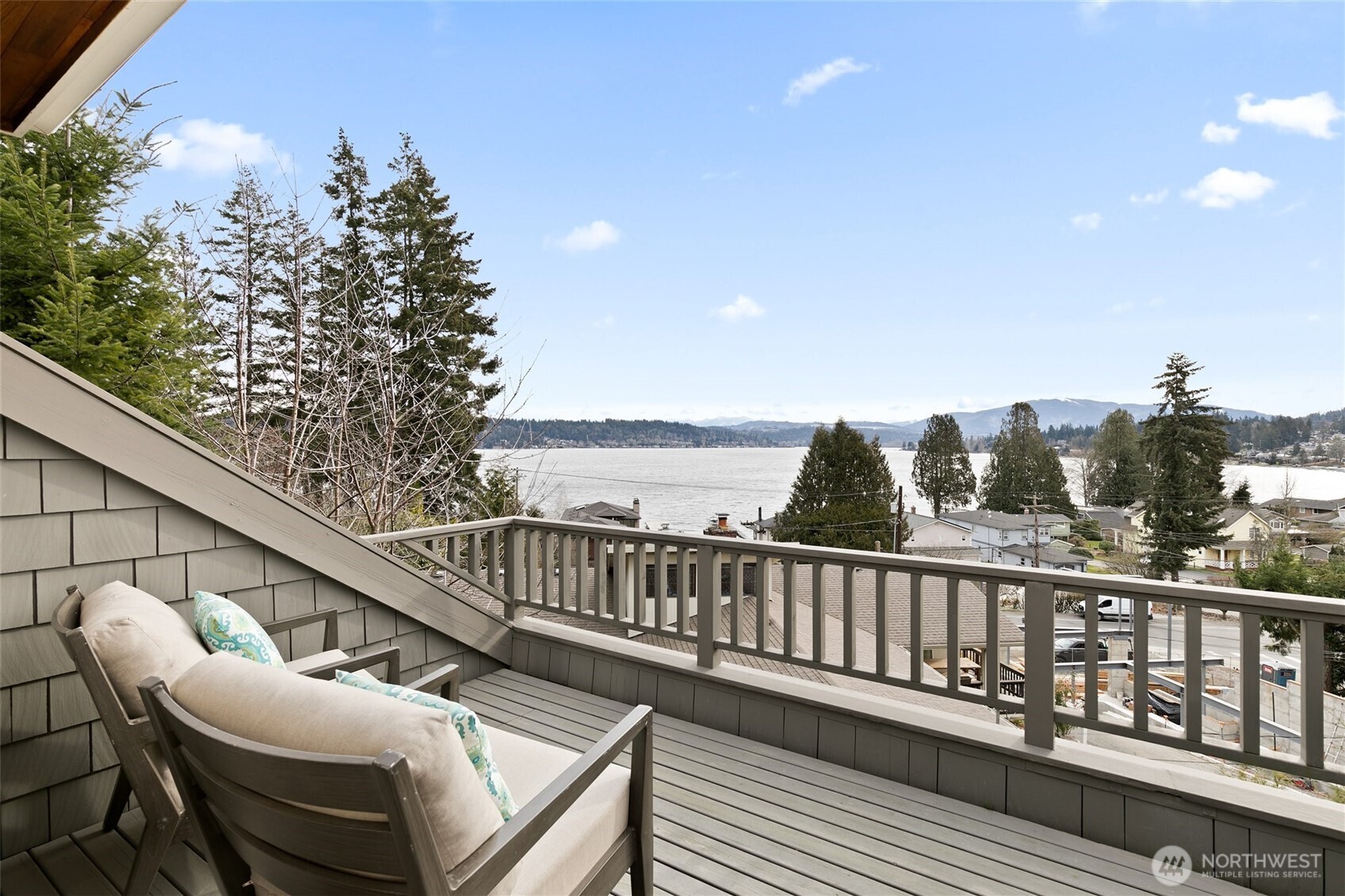 3265 W Lake Sammamish Parkway SE