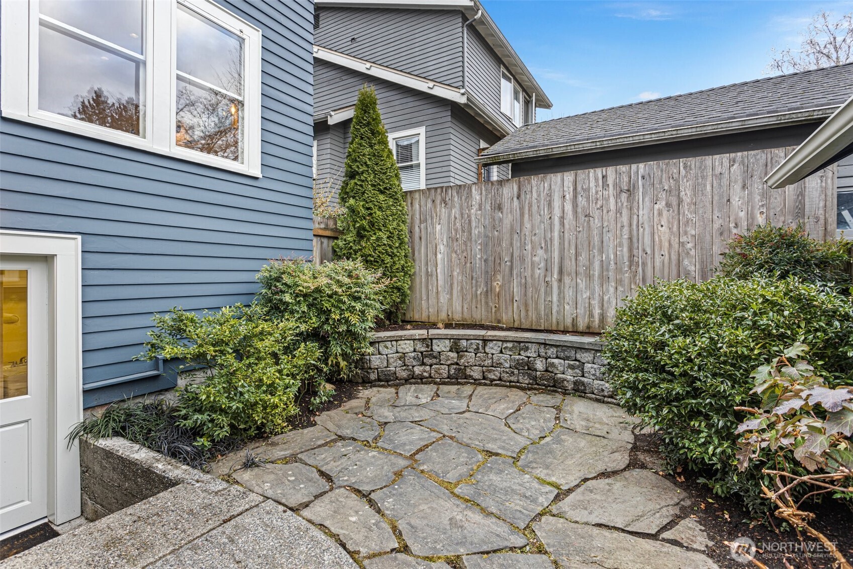 2432 E Calhoun Street