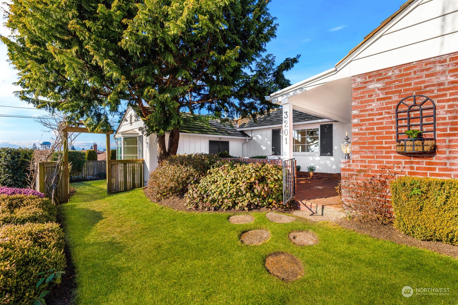 3201 29th Avenue W