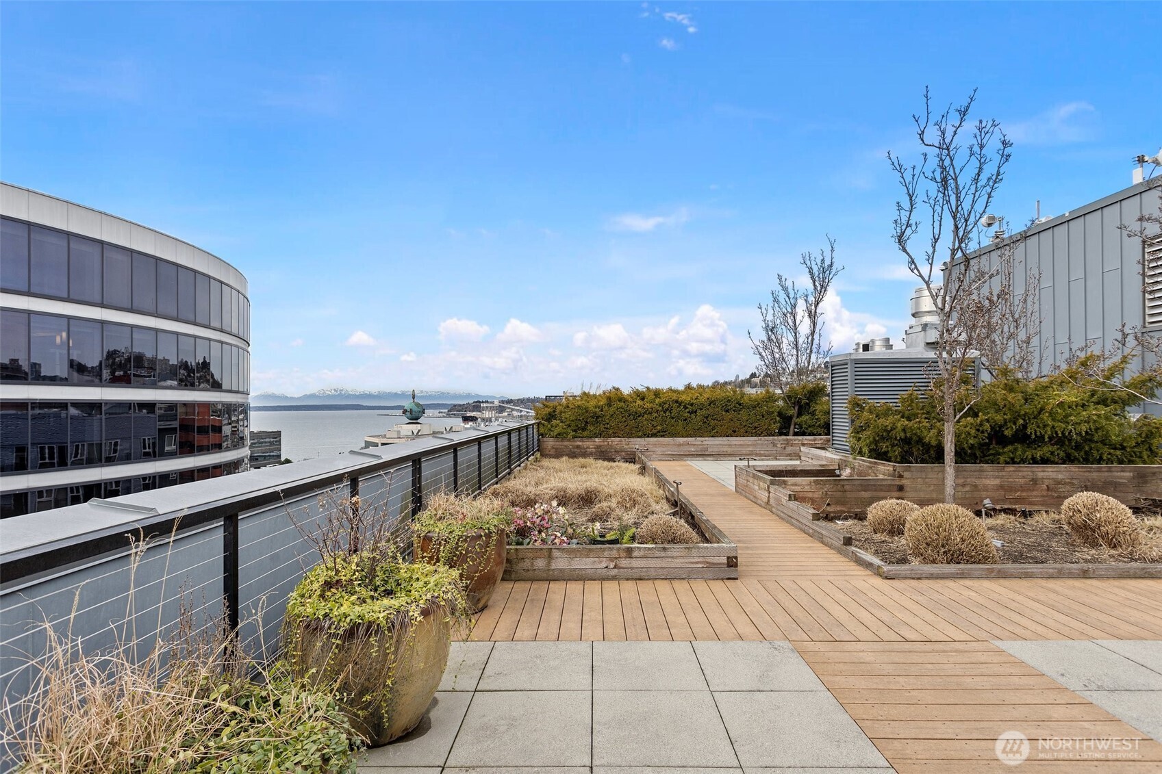 3104 Western Avenue Unit: 302