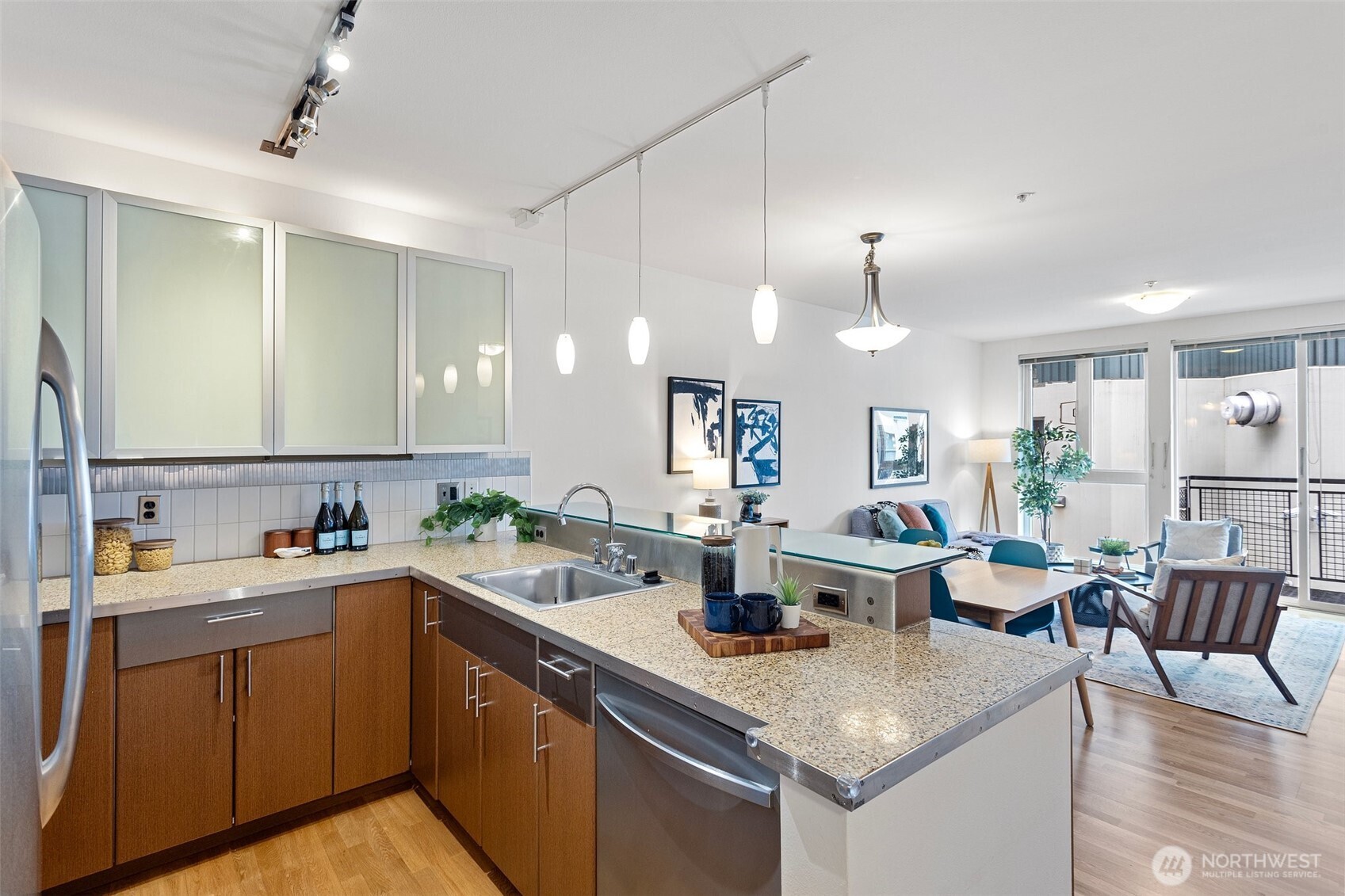 3104 Western Avenue Unit: 302