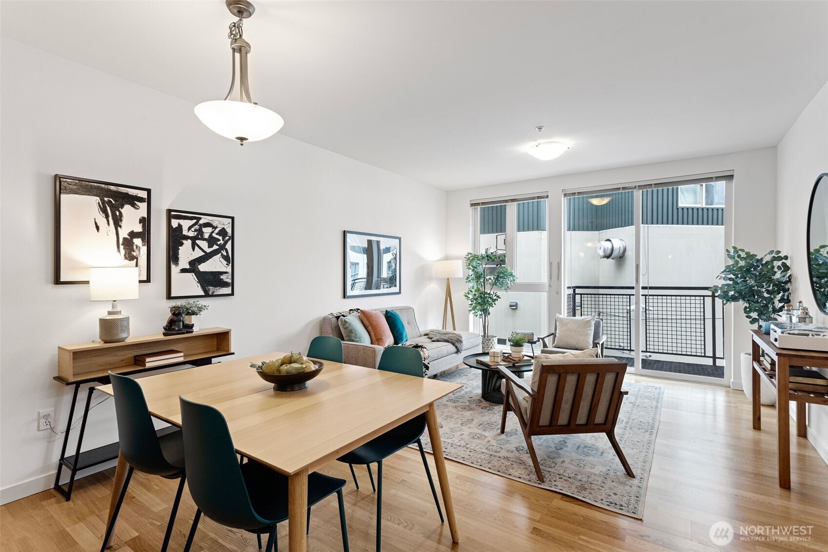 3104 Western Avenue Unit: 302