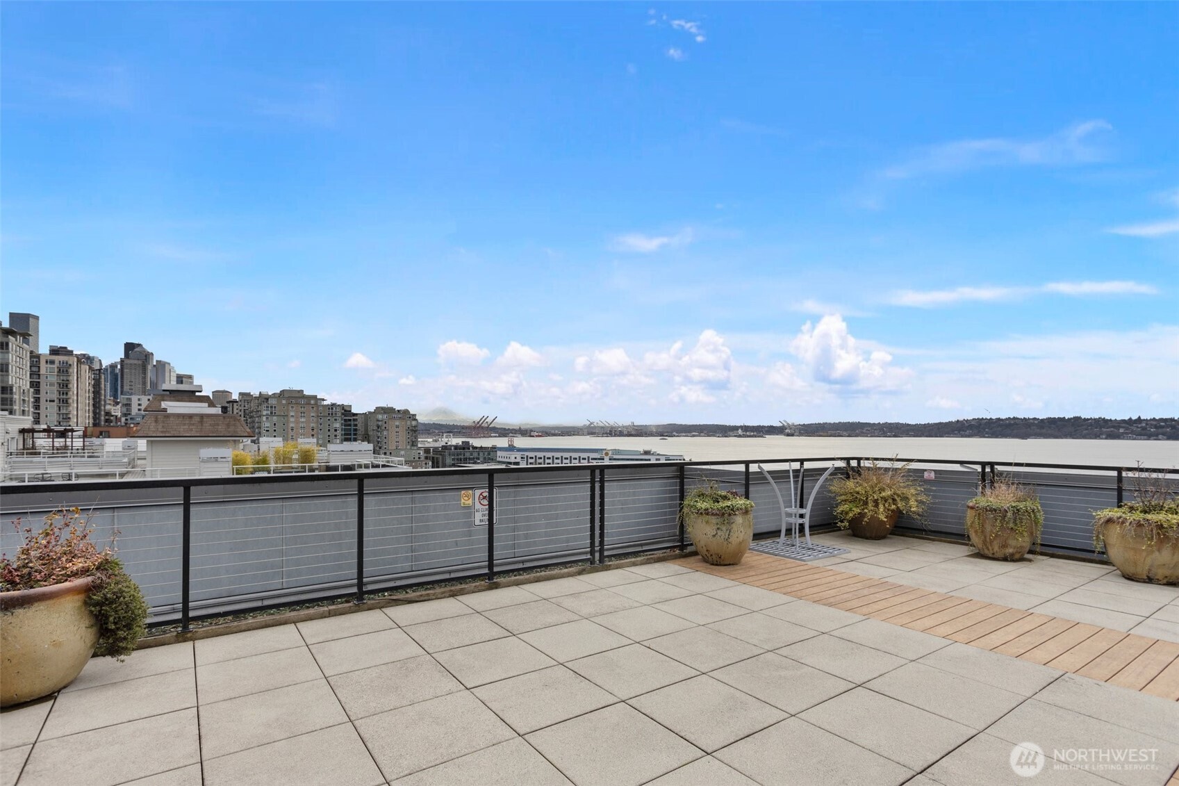 3104 Western Avenue Unit: 302