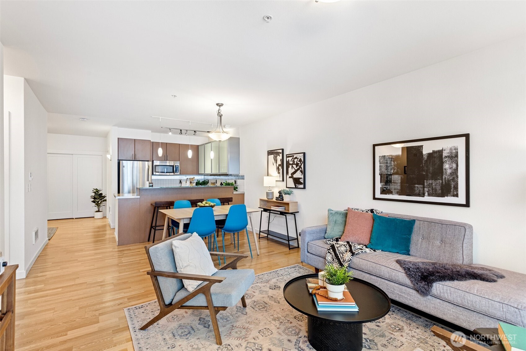 3104 Western Avenue Unit: 302
