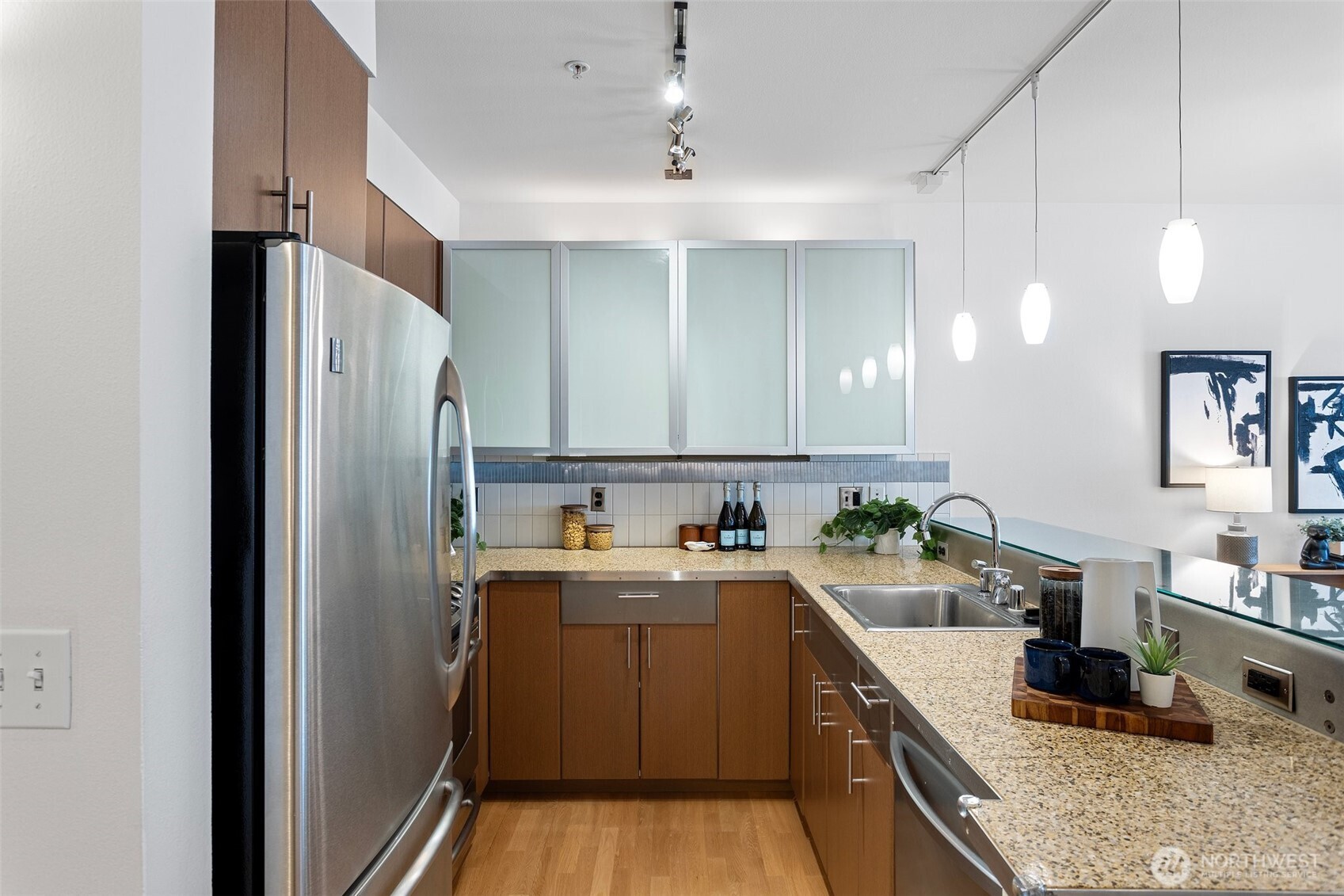 3104 Western Avenue Unit: 302