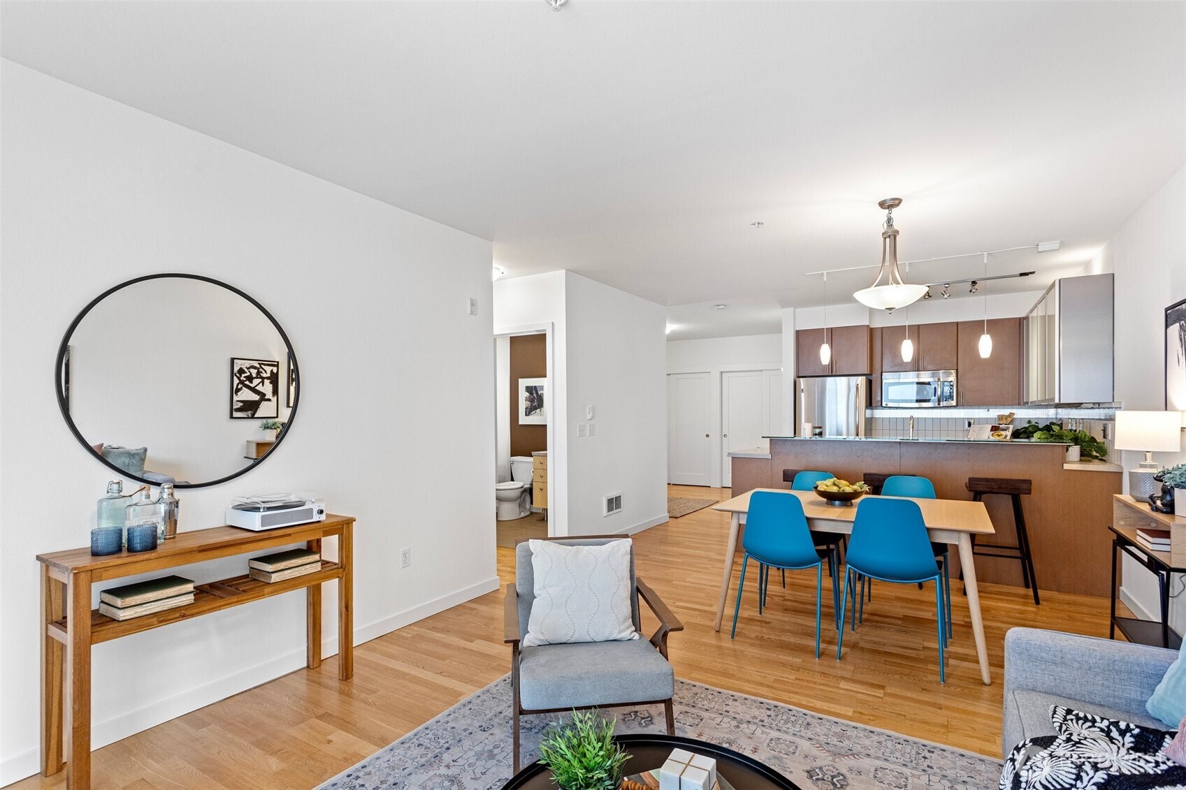 3104 Western Avenue Unit: 302