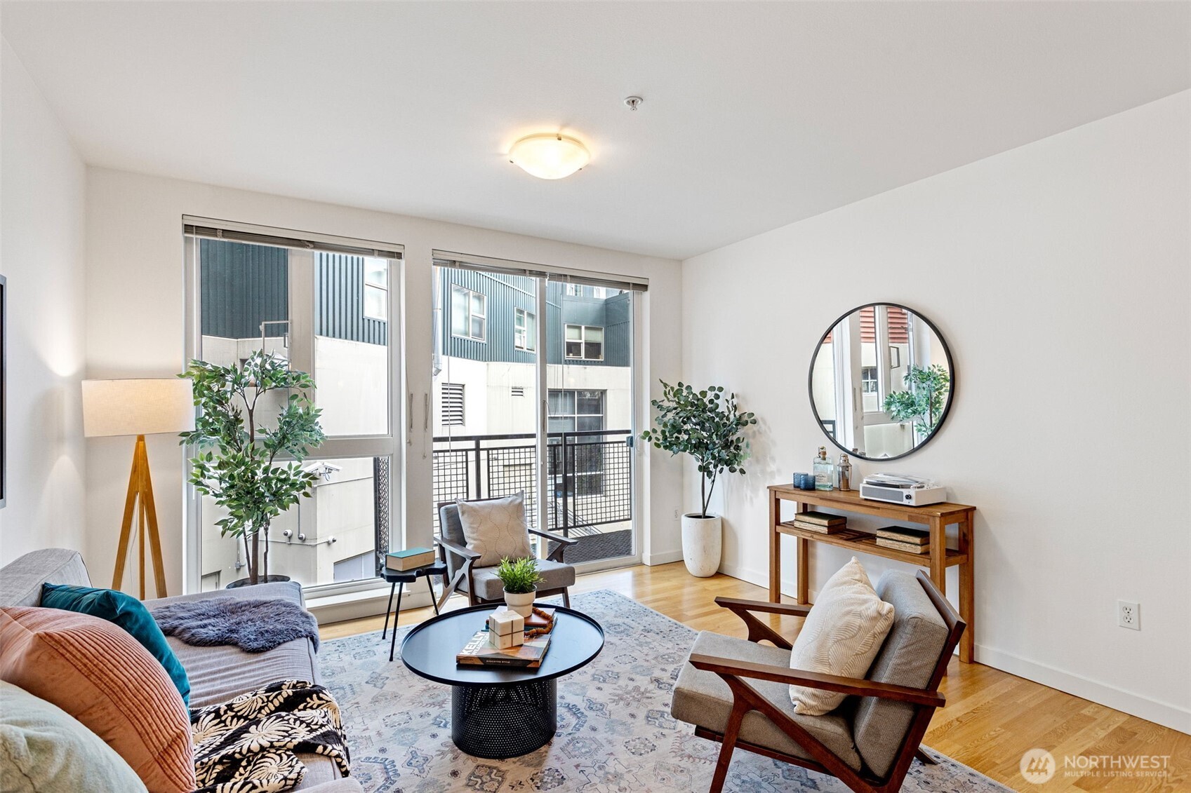 3104 Western Avenue Unit: 302