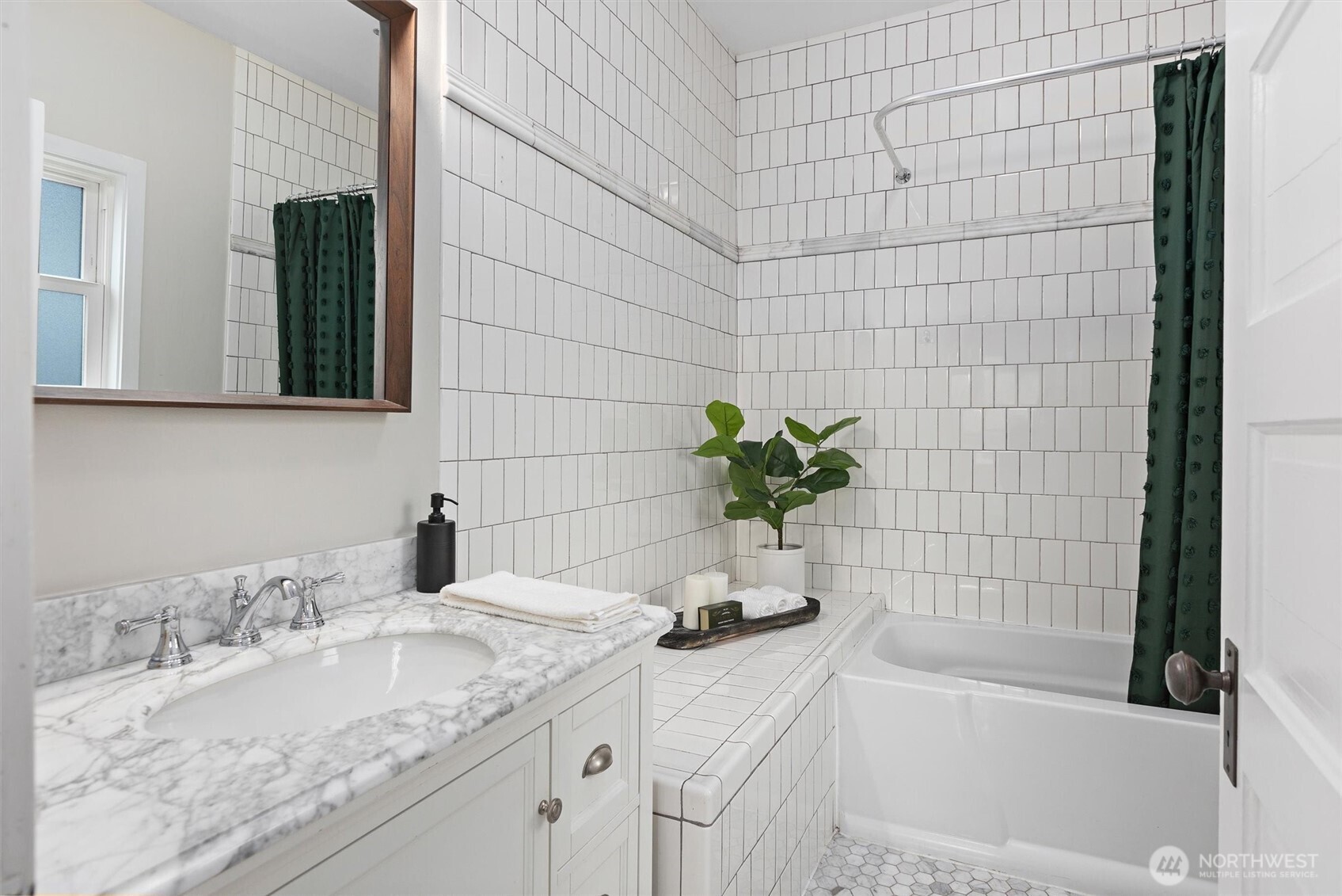 7326 25th Avenue NW